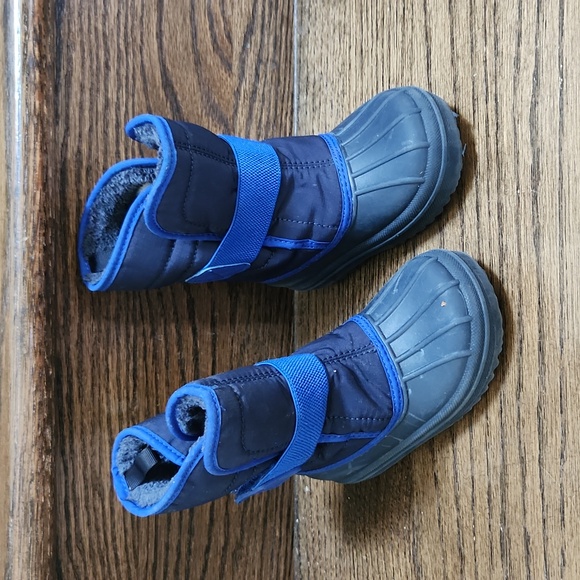 Toddler Nike coat and winter boots - Picture 10 of 12